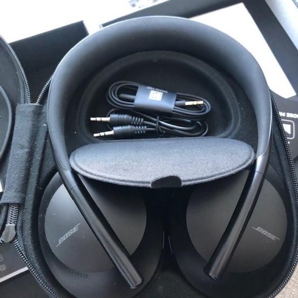 Bose Noise cancelling headphones 700 - Picture 1 of 4